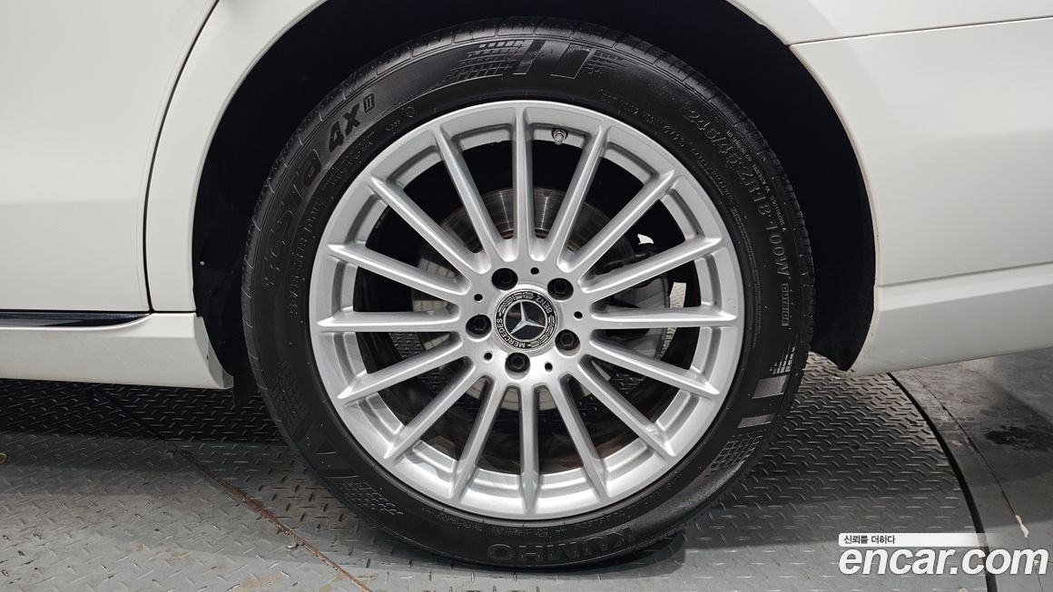 Mercedes-Benz E-Class 2021