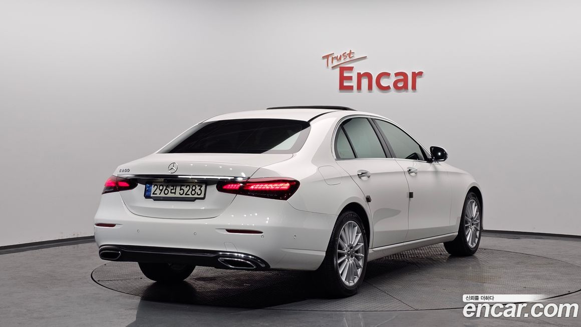 Mercedes-Benz E-Class 2021