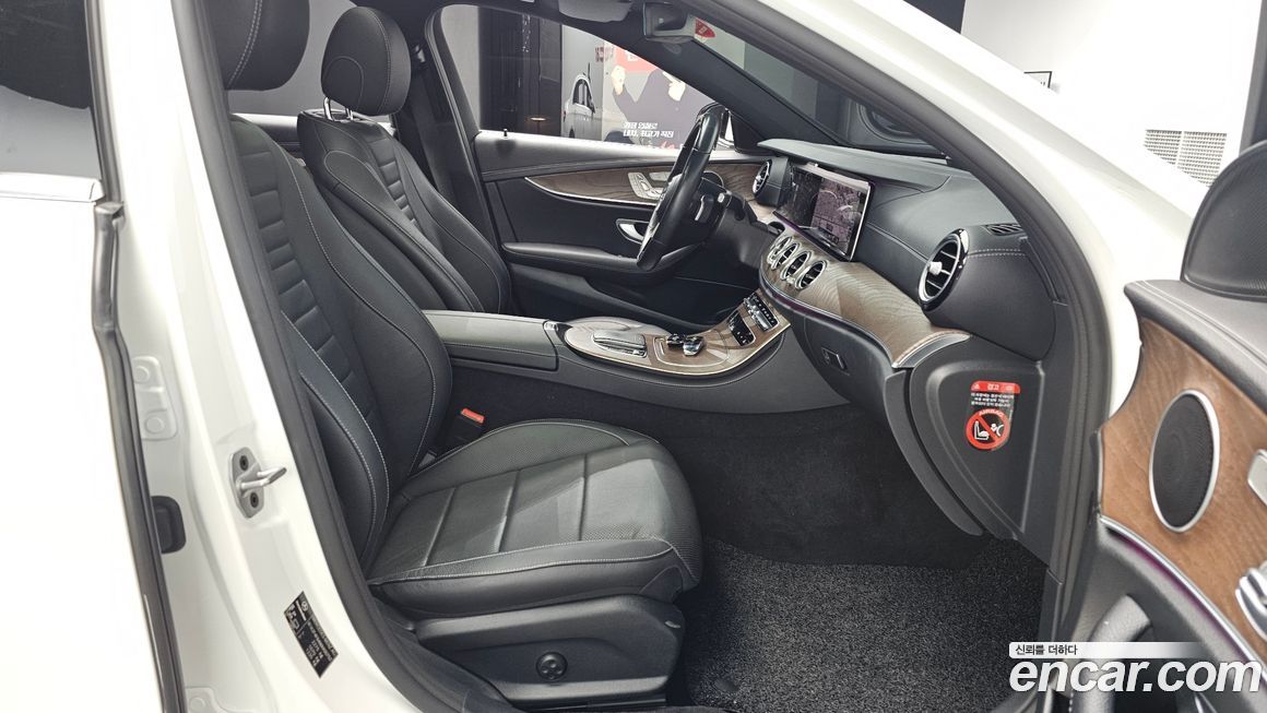 Mercedes-Benz E-Class 2021