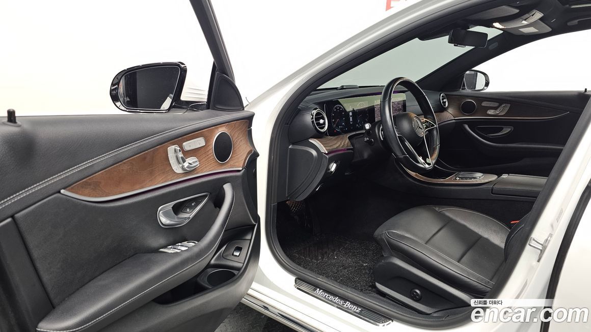 Mercedes-Benz E-Class 2021