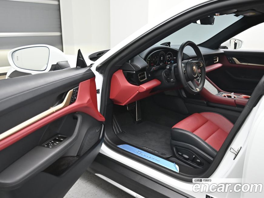 Porsche Taycan 2025