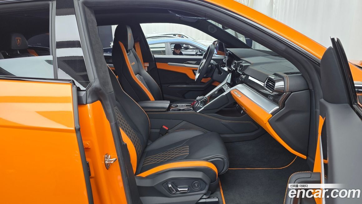 Lamborghini Urus 2024