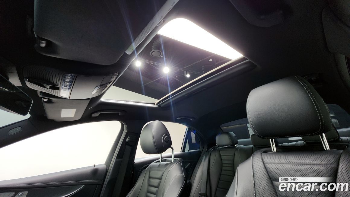 Mercedes-Benz E-Class 2022