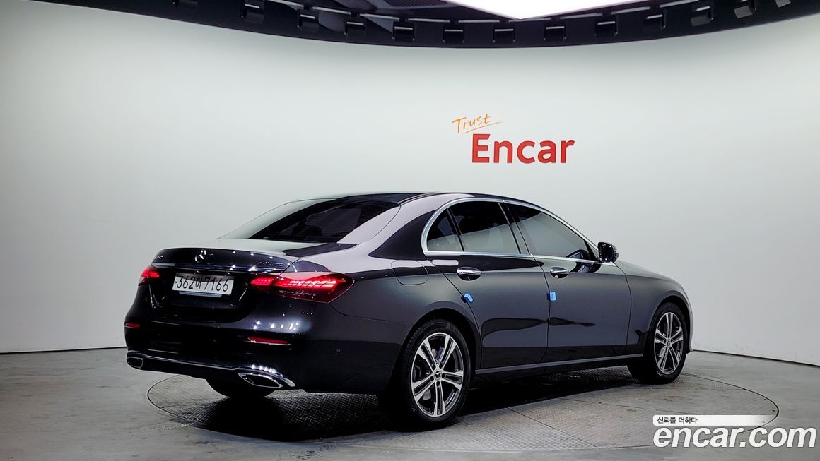 Mercedes-Benz E-Class 2022