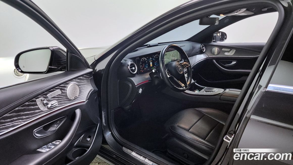 Mercedes-Benz E-Class 2022