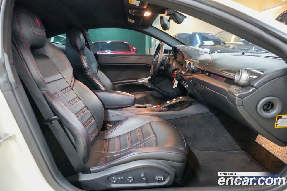 Ferrari F12 Berlinetta 2014