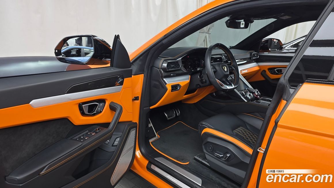 Lamborghini Urus 2024