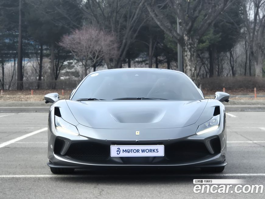 Ferrari F8 2021