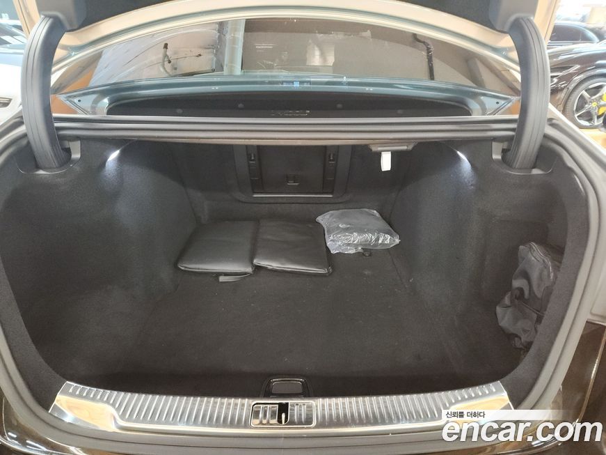 Mercedes-Benz S-Class 2024