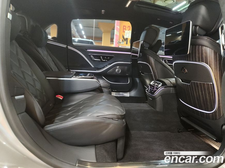 Mercedes-Benz S-Class 2024