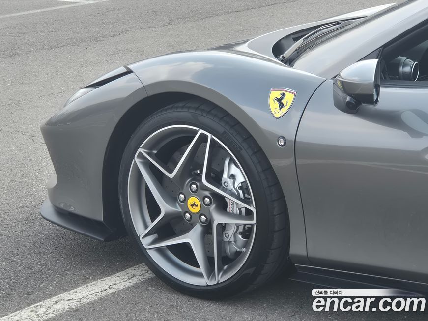 Ferrari F8 2021