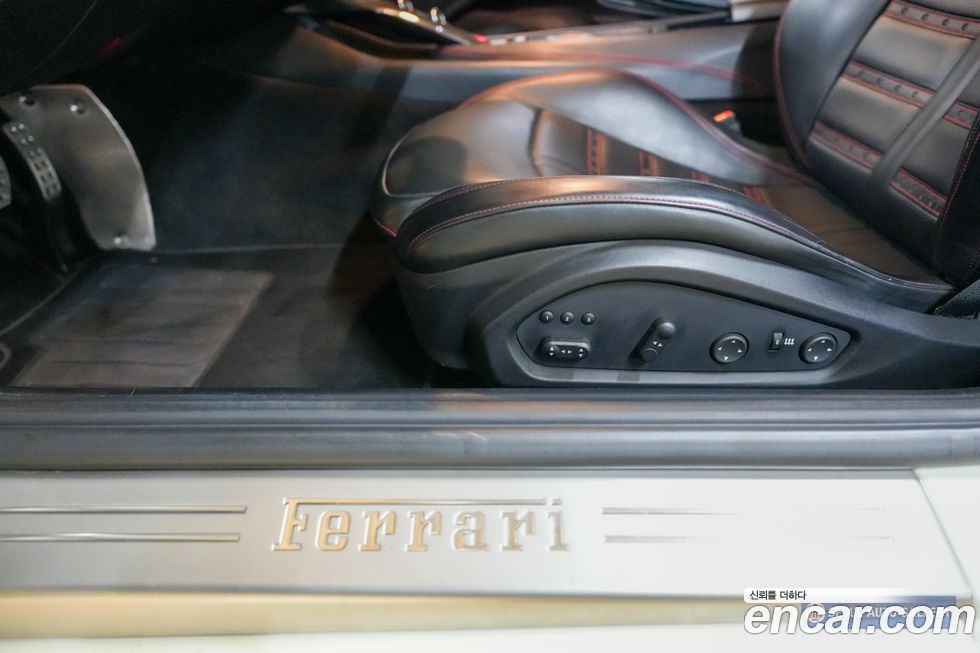 Ferrari F12 Berlinetta 2014