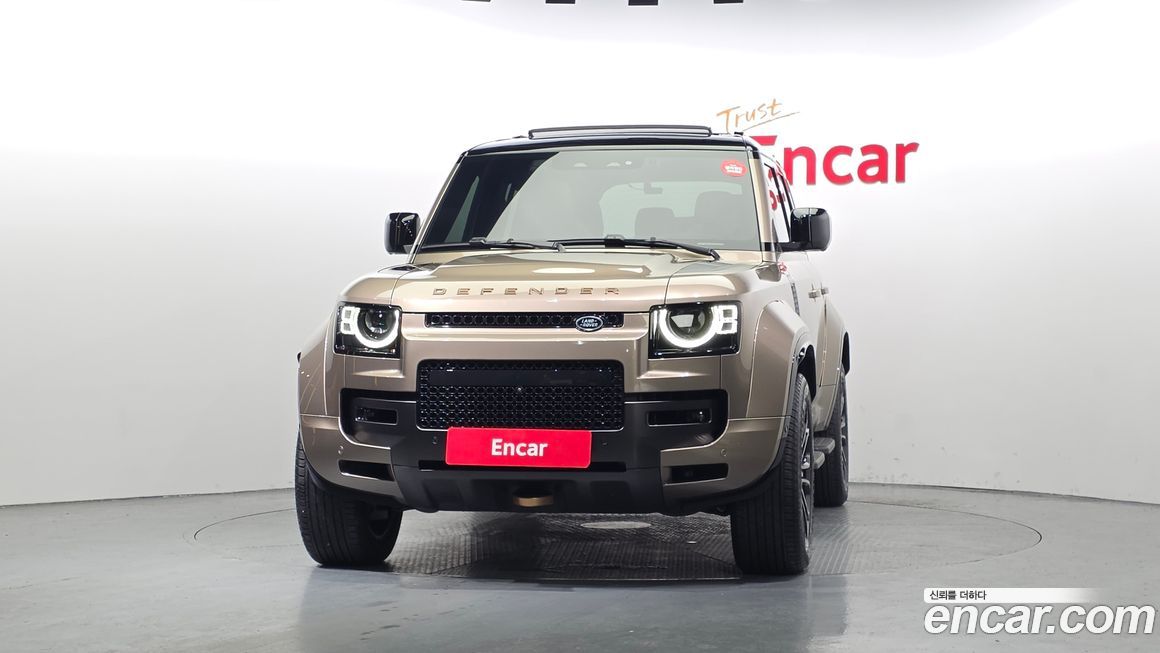 Land Rover Defender 2025