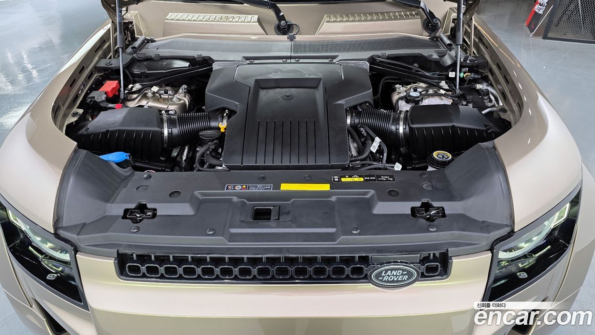 Land Rover Defender 2025