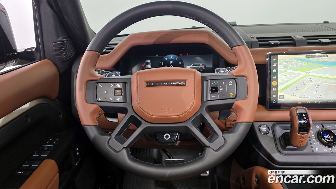 Land Rover Defender 2025