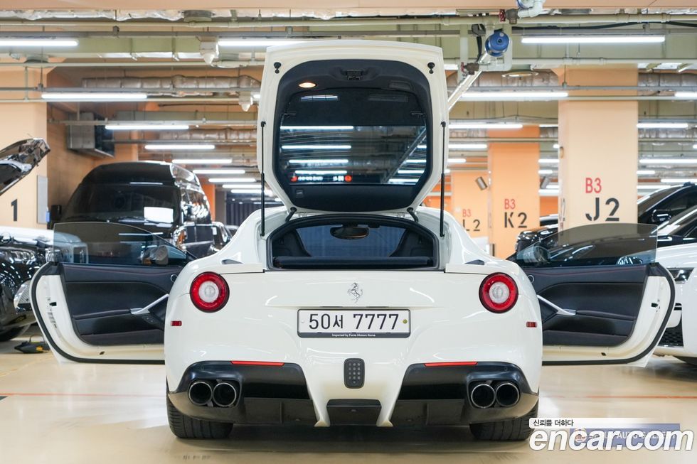 Ferrari F12 Berlinetta 2014