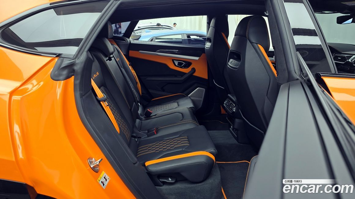 Lamborghini Urus 2024