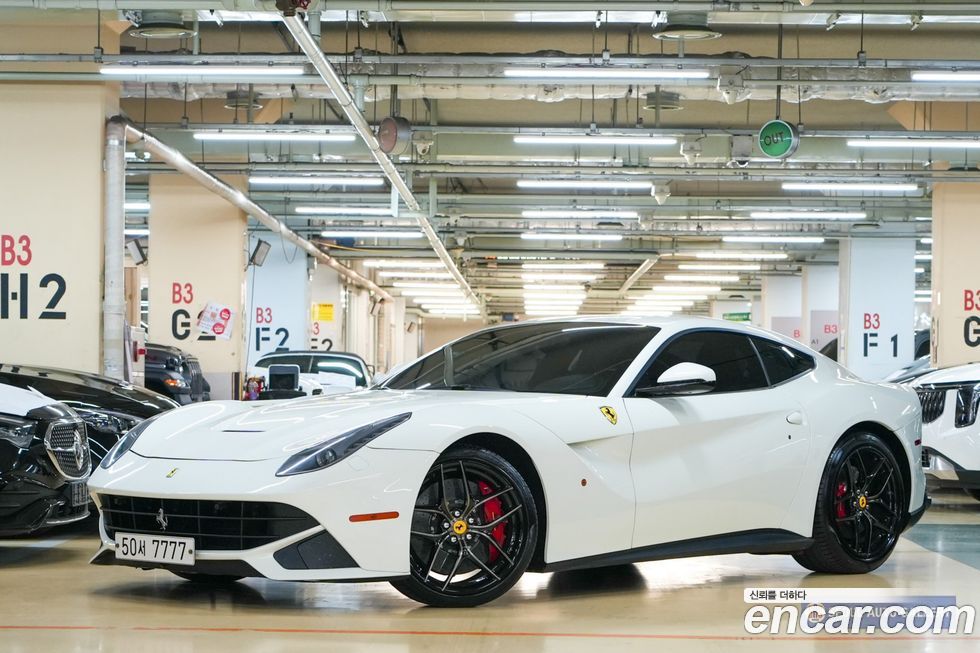Ferrari F12 Berlinetta 2014