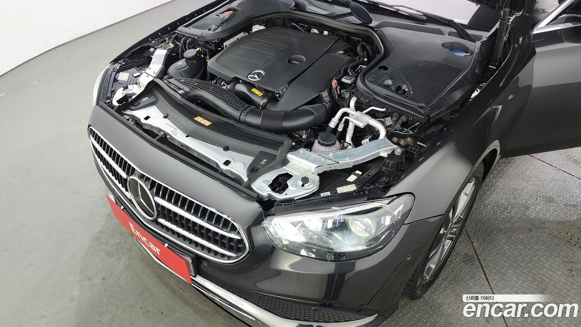 Mercedes-Benz E-Class 2022