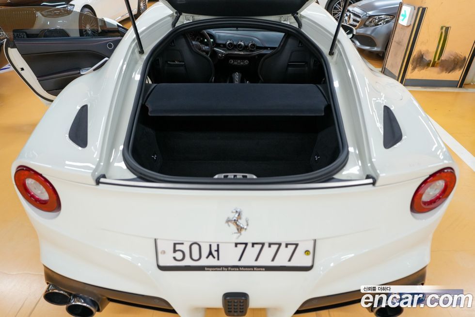 Ferrari F12 Berlinetta 2014