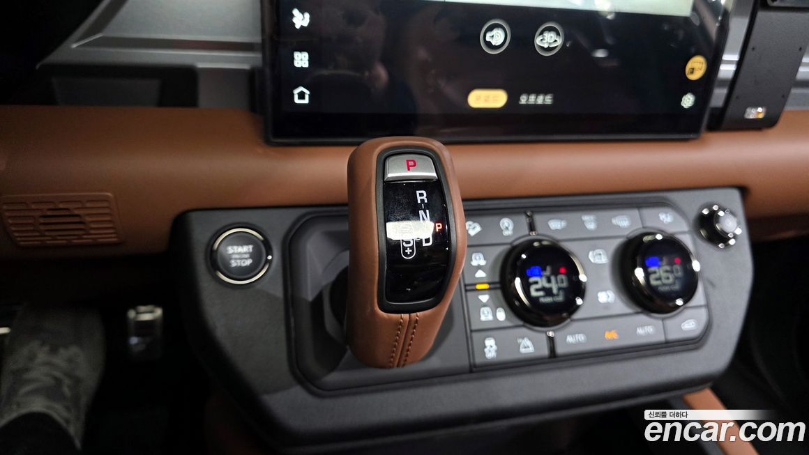 Land Rover Defender 2025