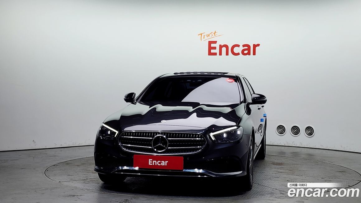 Mercedes-Benz E-Class 2022