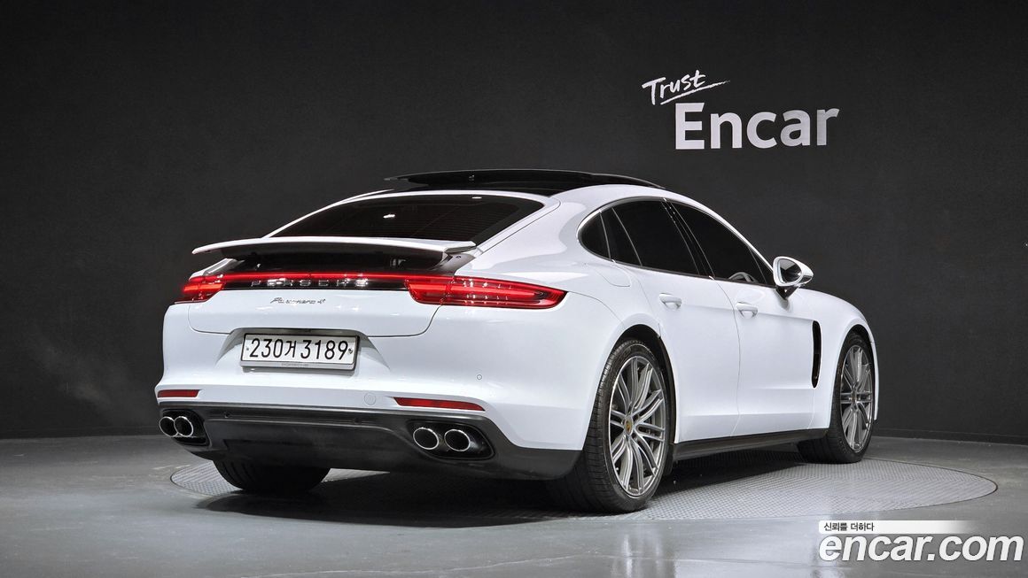 Porsche Panamera 2020