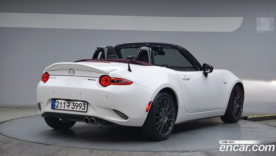 Mazda MX-5 Miata 2021