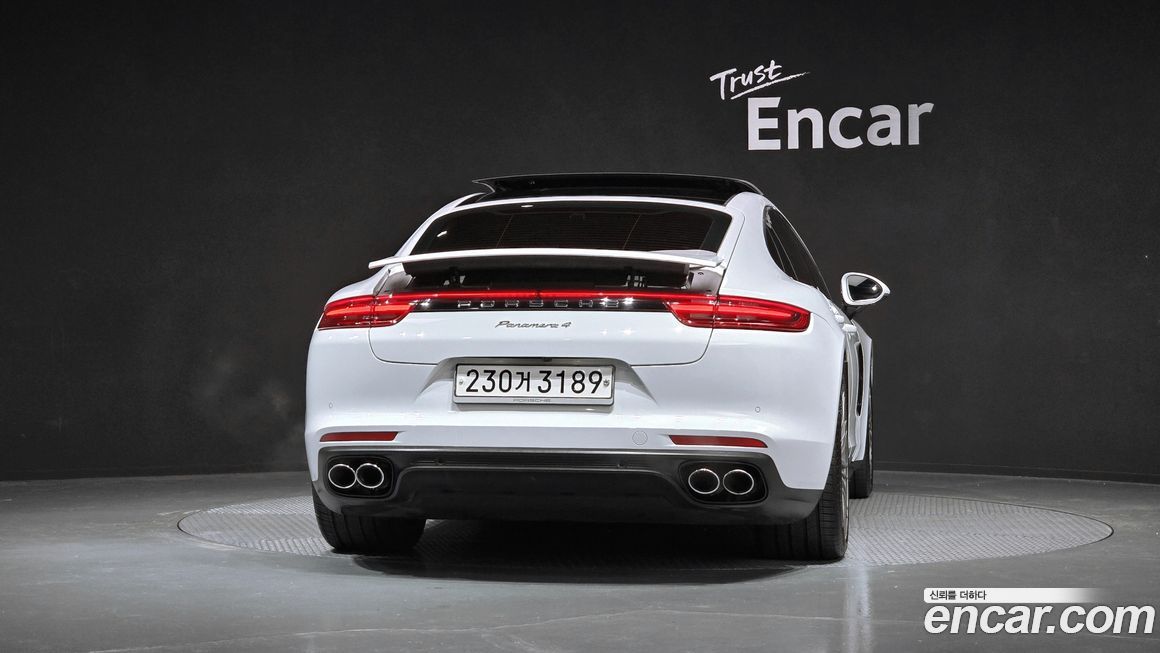 Porsche Panamera 2020