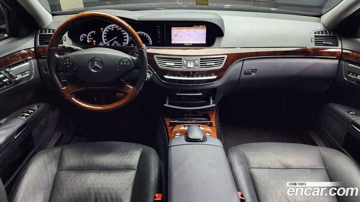 Mercedes-Benz S-Class 2011