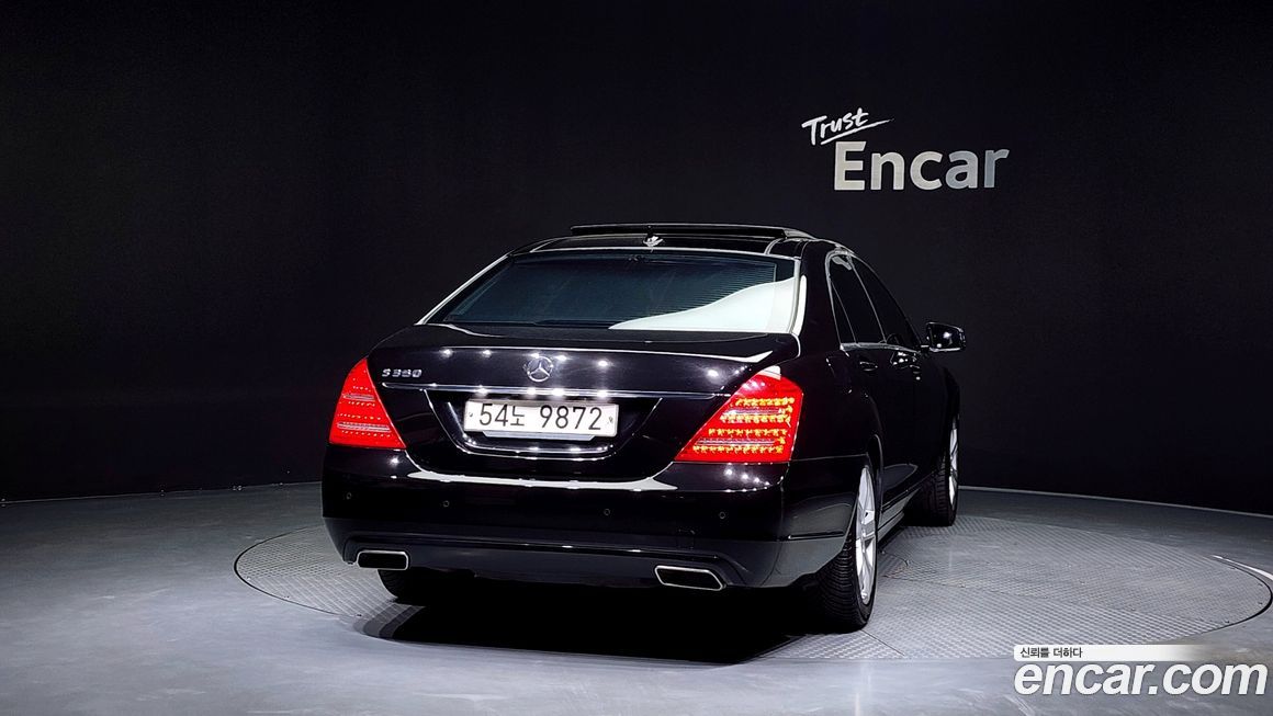 Mercedes-Benz S-Class 2011