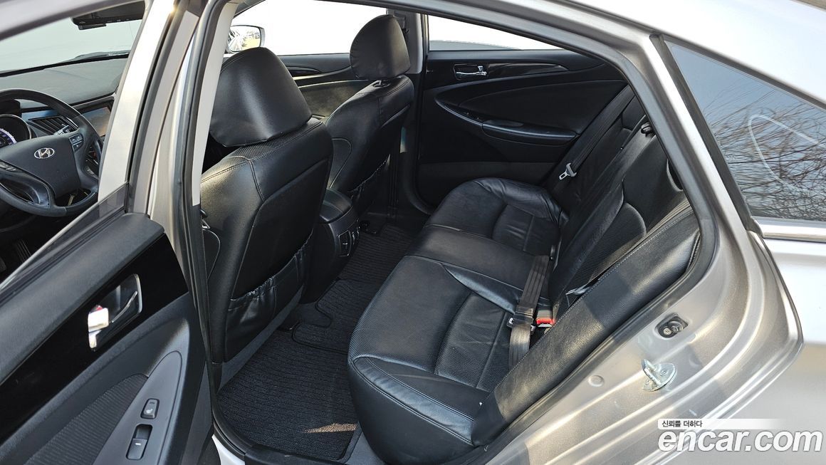 Hyundai Sonata 2011
