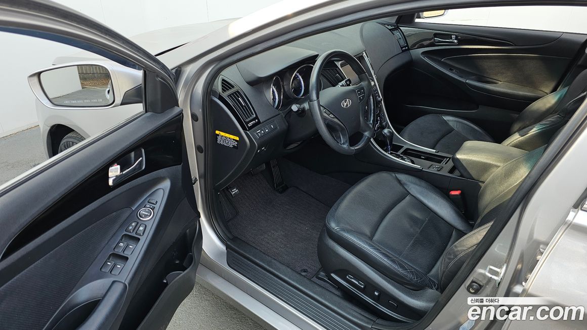 Hyundai Sonata 2011