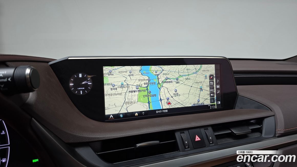 Lexus ES 2019
