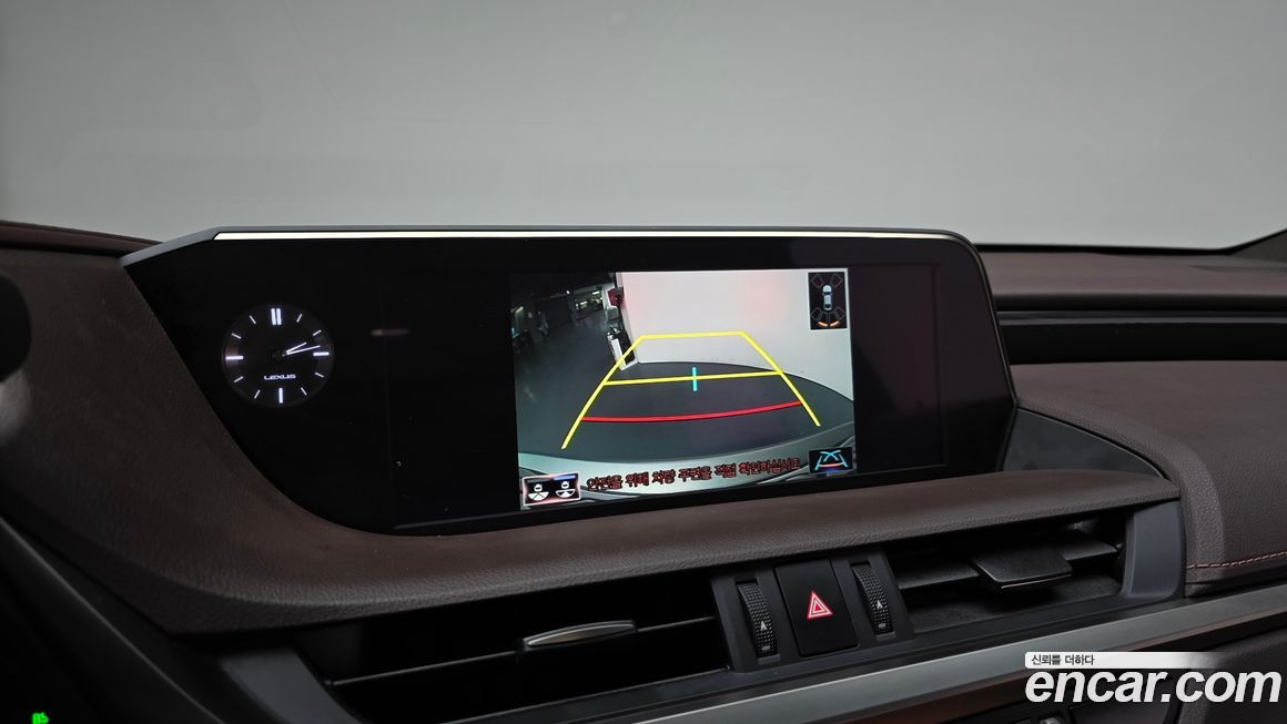 Lexus ES 2019