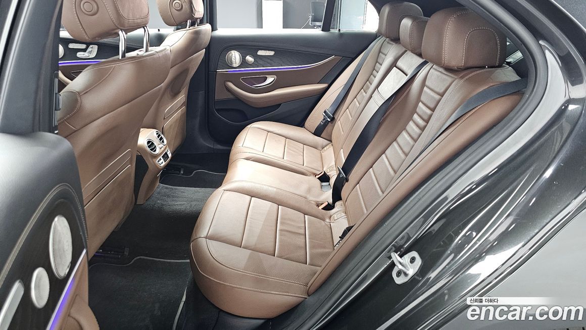 Mercedes-Benz E-Class 2021