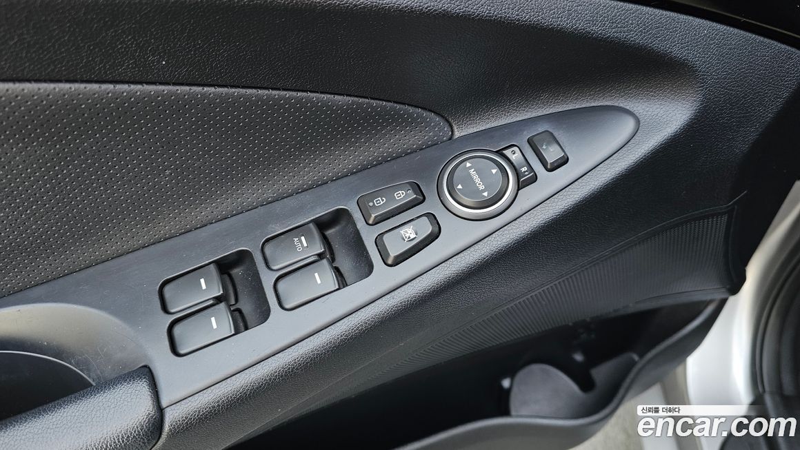 Hyundai Sonata 2011
