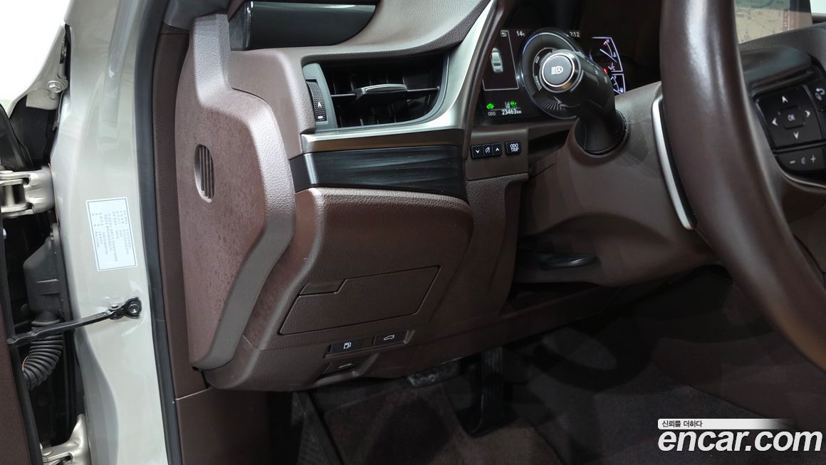 Lexus ES 2019