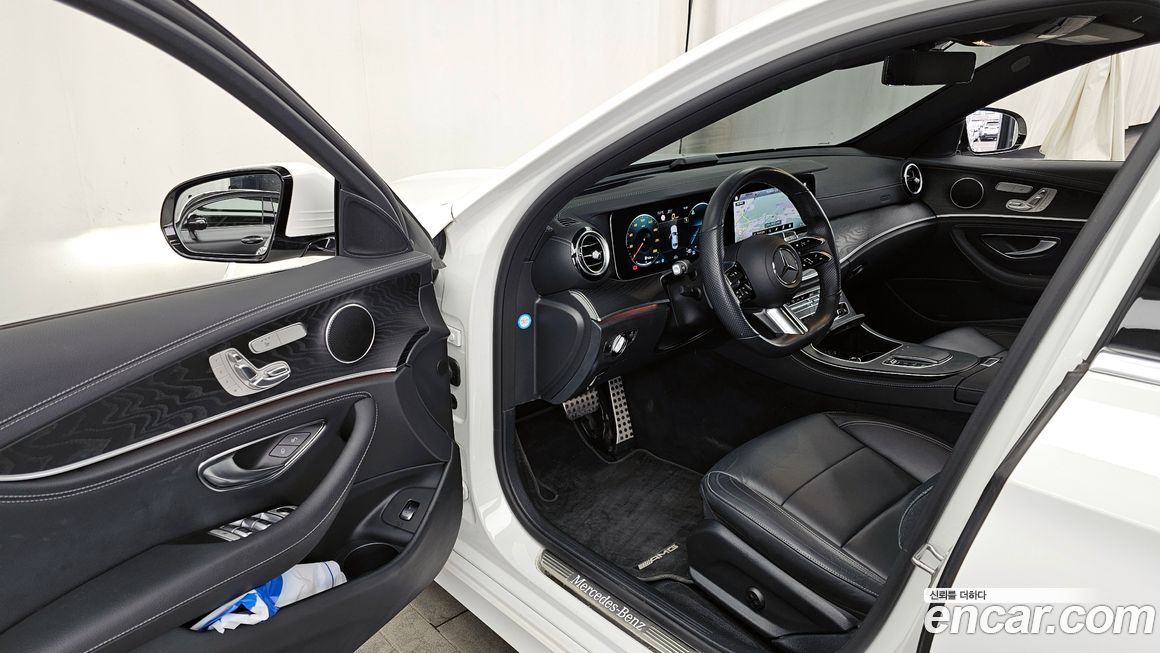 Mercedes-Benz E-Class 2021