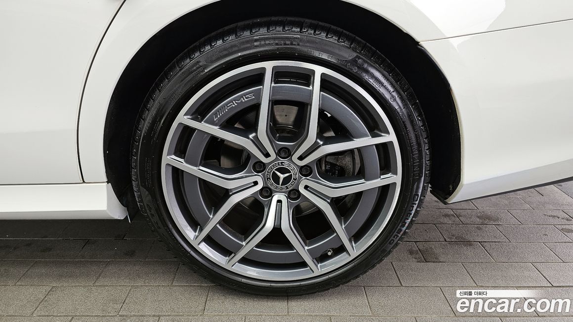 Mercedes-Benz E-Class 2021