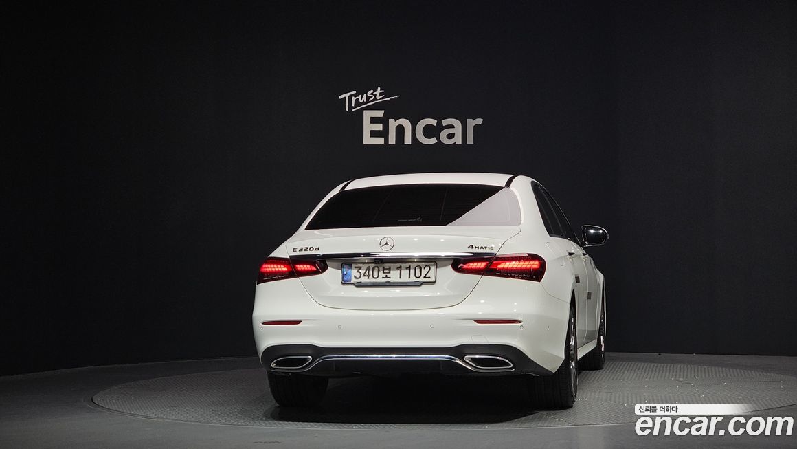 Mercedes-Benz E-Class 2021