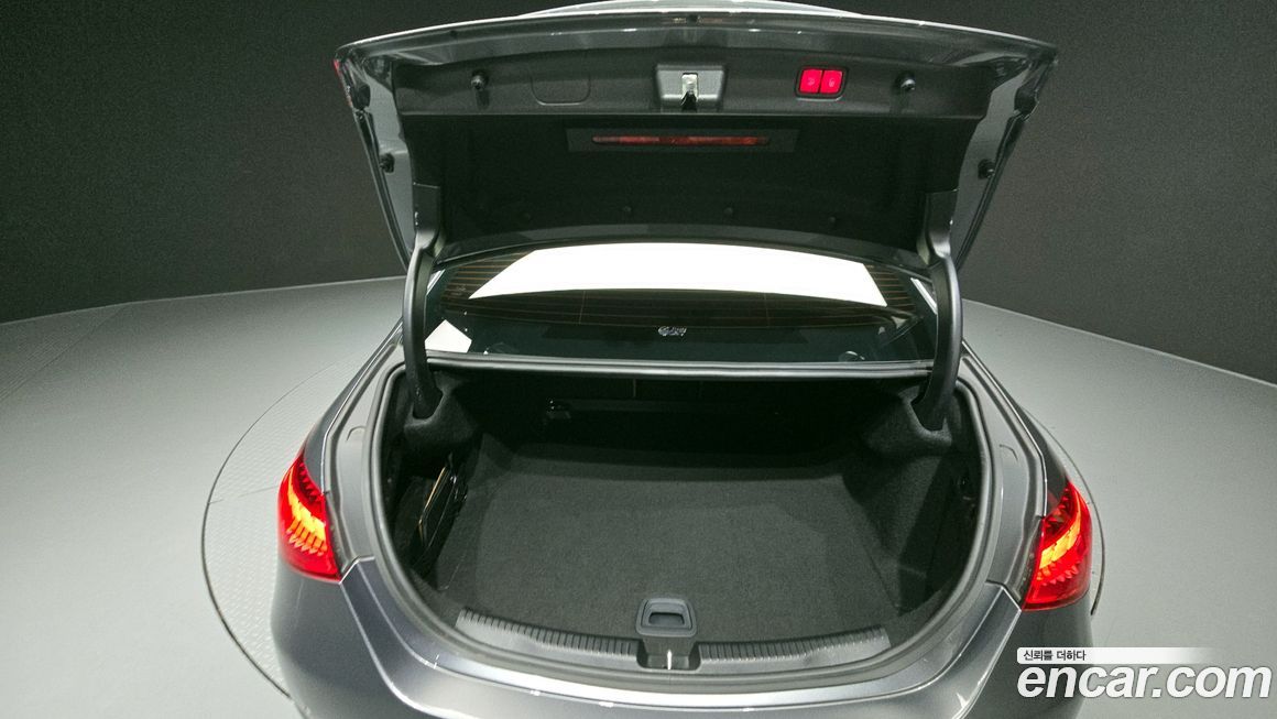 Mercedes-Benz C-Class 2022