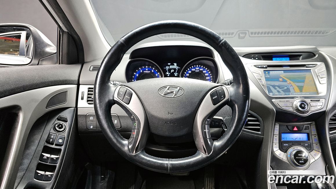 Hyundai AVANTE 2013