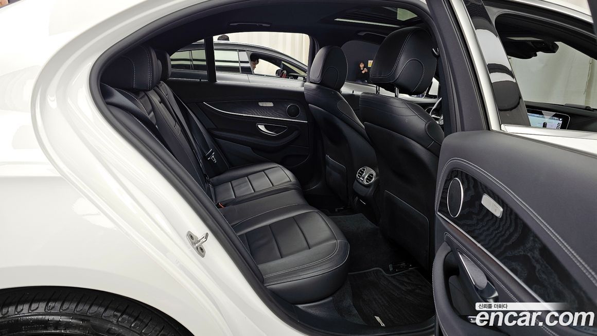 Mercedes-Benz E-Class 2021