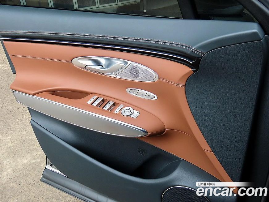 Genesis GV70 2023
