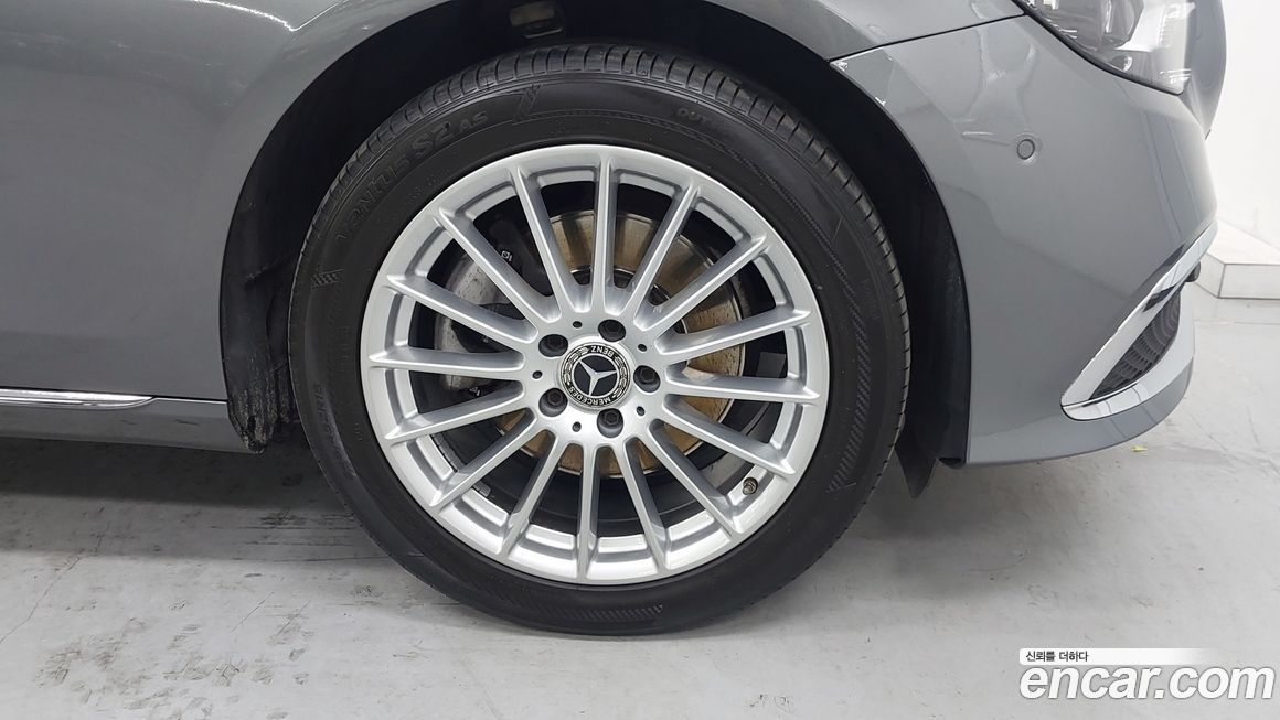 Mercedes-Benz E-Class 2021