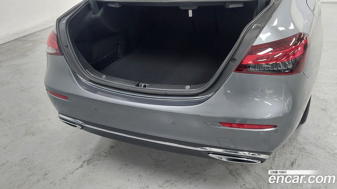 Mercedes-Benz E-Class 2021