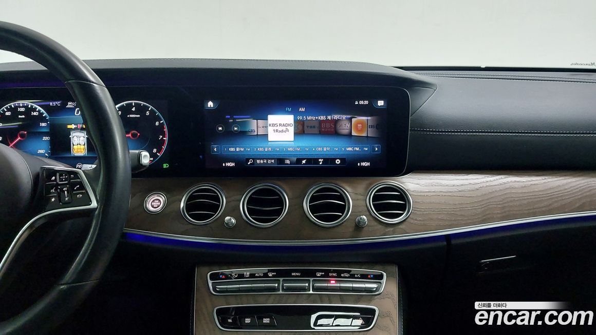 Mercedes-Benz E-Class 2021