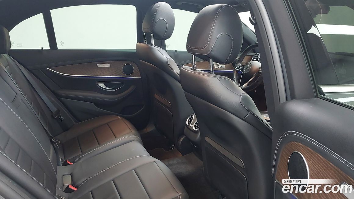 Mercedes-Benz E-Class 2021