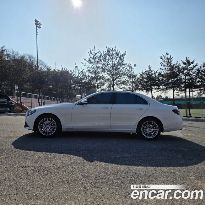 Mercedes-Benz E-Class 2022